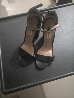Steve Madden Carrson Black Suede Ankle Strap Block Heel Sandals Size 6